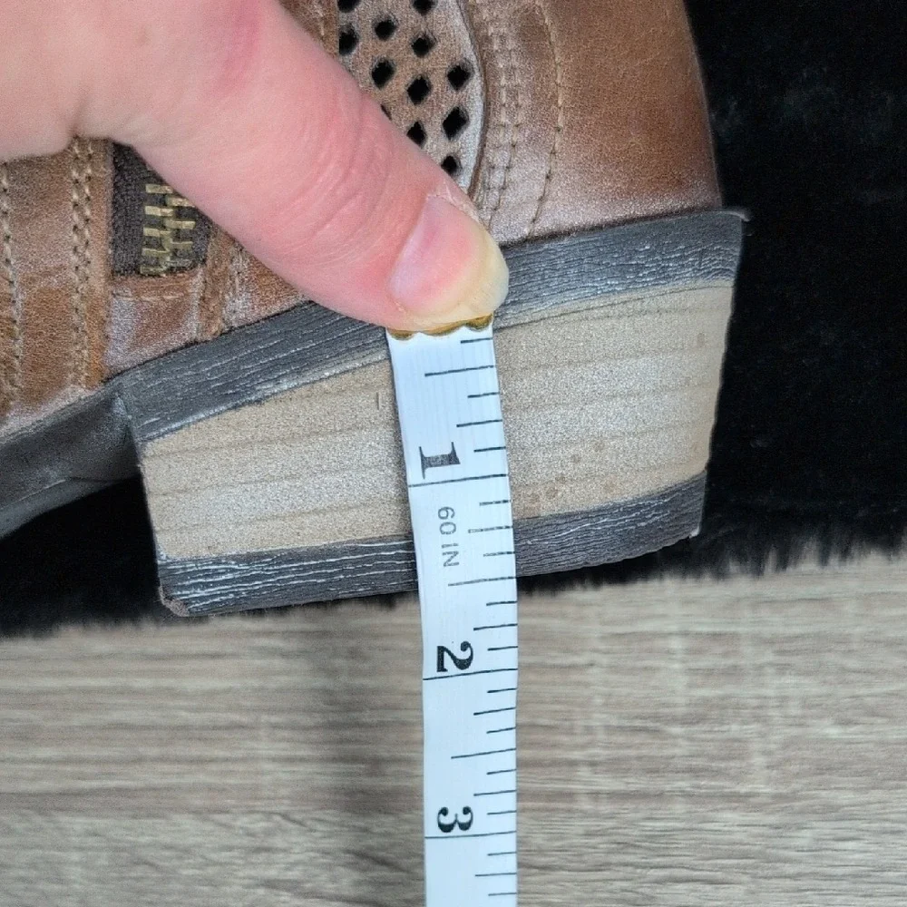 Sterling River Ankle Boots Women 8.5 Brown‎ Perforated Leather New